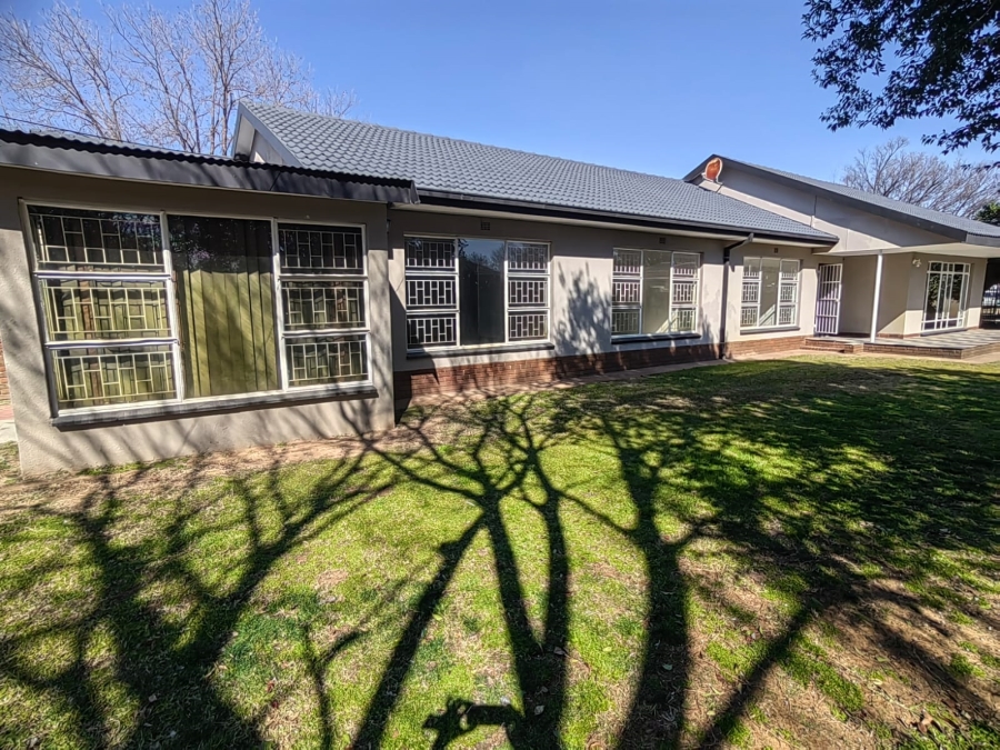 4 Bedroom Property for Sale in Parys Free State